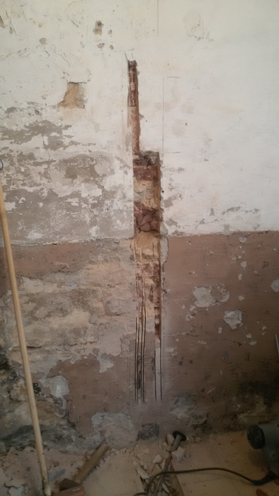 Wand im Waschraum verputzen – Hof Isem