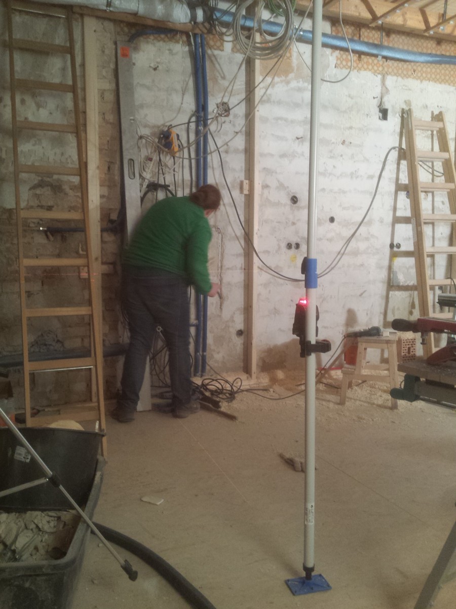 Aufbau der Küchenwand [Updates 1,2,3,4,5, …] – Hof Isem