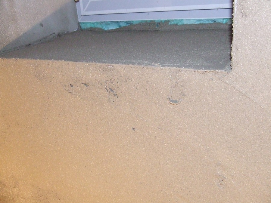 Vorratskammer verputzt und neues Fenster eingebaut – Hof Isem