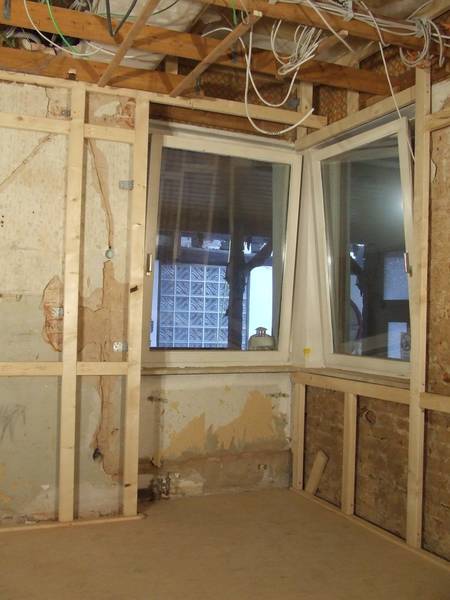 Gerüst für die Westliche Küchenwand fertig gestellt – Hof Isem